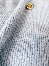 將圖片載入圖庫檢視器 LP011782粉藍色V領冷衫
