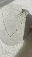 將影片載入圖庫檢視器並播放，RN90001  Golden Star Necklace
