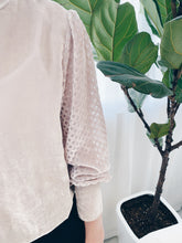 將圖片載入圖庫檢視器 LP011791高嶺絲絨格紋優雅透視手袖Top
