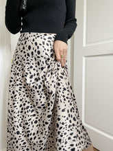 將圖片載入圖庫檢視器 KSGO3362. Skirt. ( Italy)
