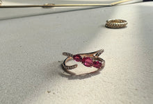 將圖片載入圖庫檢視器 Rose Gold 3 Oval Ruby Cross Diamond Ring
