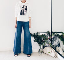 將圖片載入圖庫檢視器 FB82ABW.  Top
