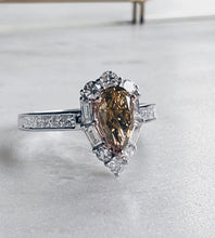 將圖片載入圖庫檢視器 Champagne Diamond Ring(1.29ct)
