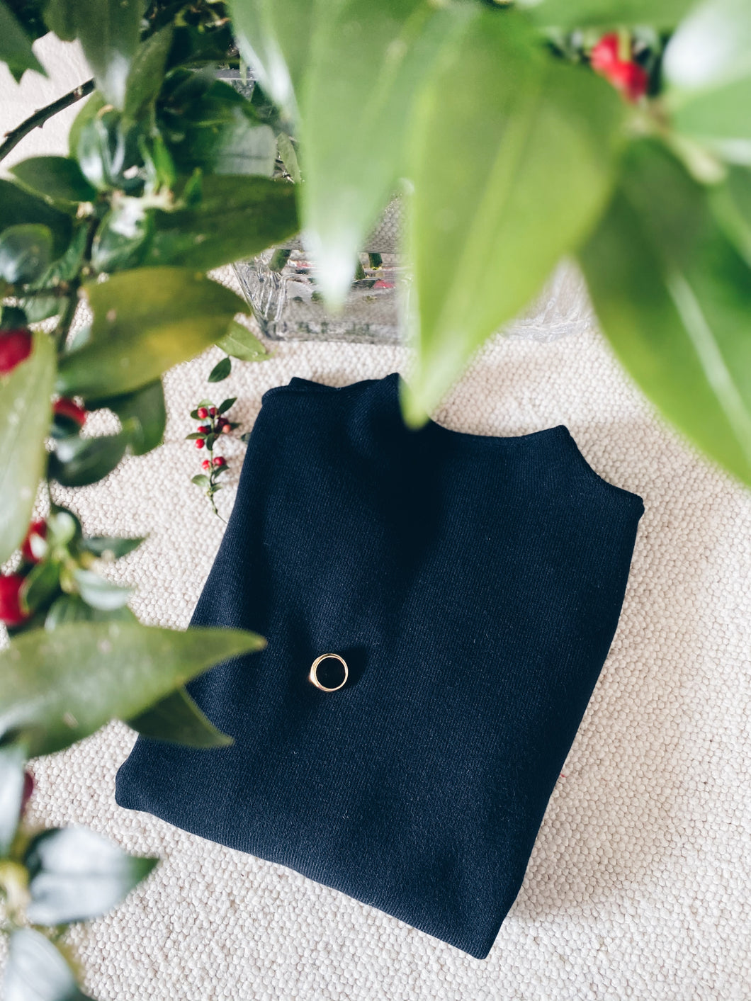 LP011765軟綿綿黑色中袖Top