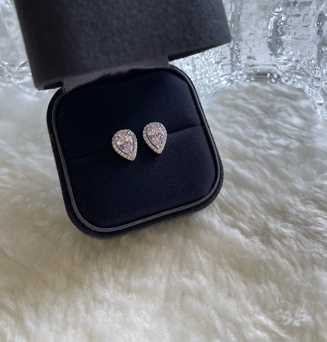 E10010  Misty Rose earrings (水滴型粉紅鑽伴燧石耳環)