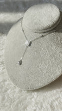 將影片載入圖庫檢視器並播放，Pear &amp; Emerald Necklace DA10104（現貨）
