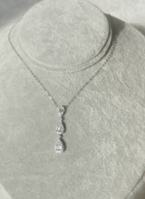 將影片載入圖庫檢視器並播放，3 Pear Necklace 3064292A002（現貨）
