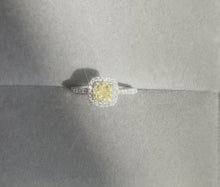 將影片載入圖庫檢視器並播放，Yellow Square Shape Diamond DA10112(Pre Oder)
